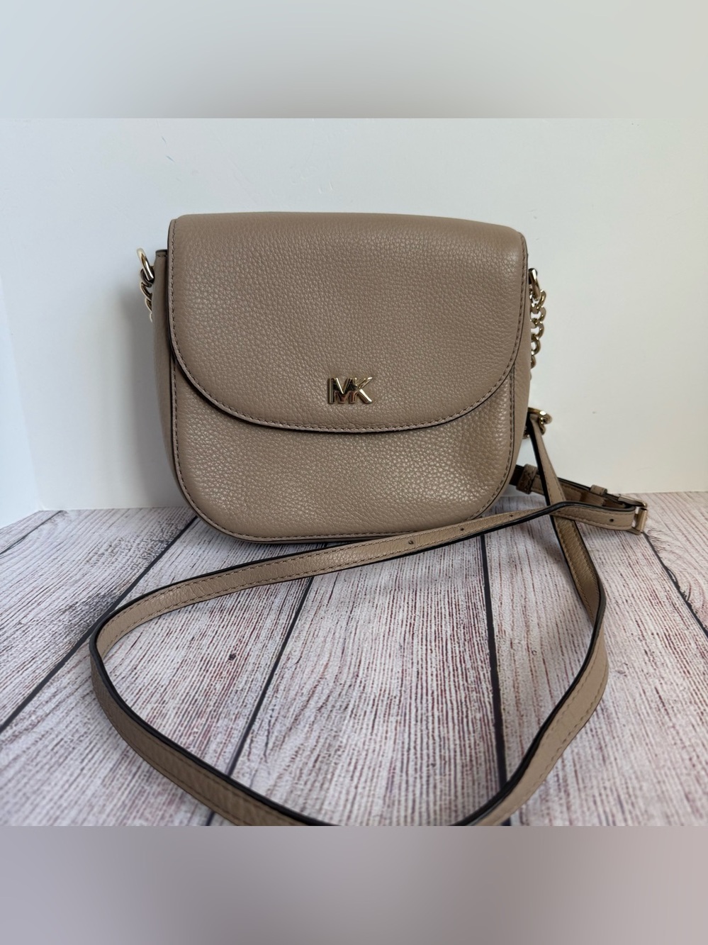 Michael KORS Neutral Beige Pebbled Leather Crossbody Bag